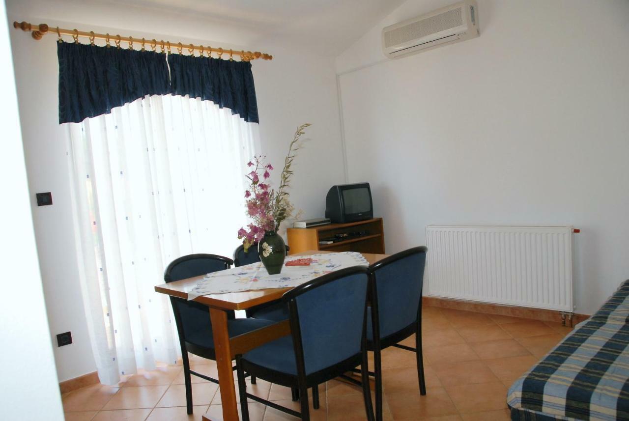 Apartmani Bauk โปเรช ภายนอก รูปภาพ