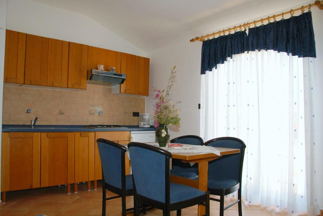 Apartmani Bauk โปเรช ภายนอก รูปภาพ