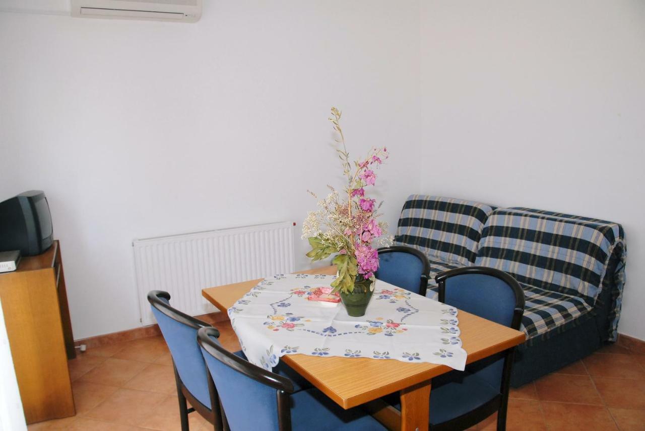 Apartmani Bauk โปเรช ภายนอก รูปภาพ